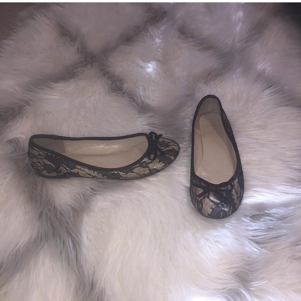 Lace flats